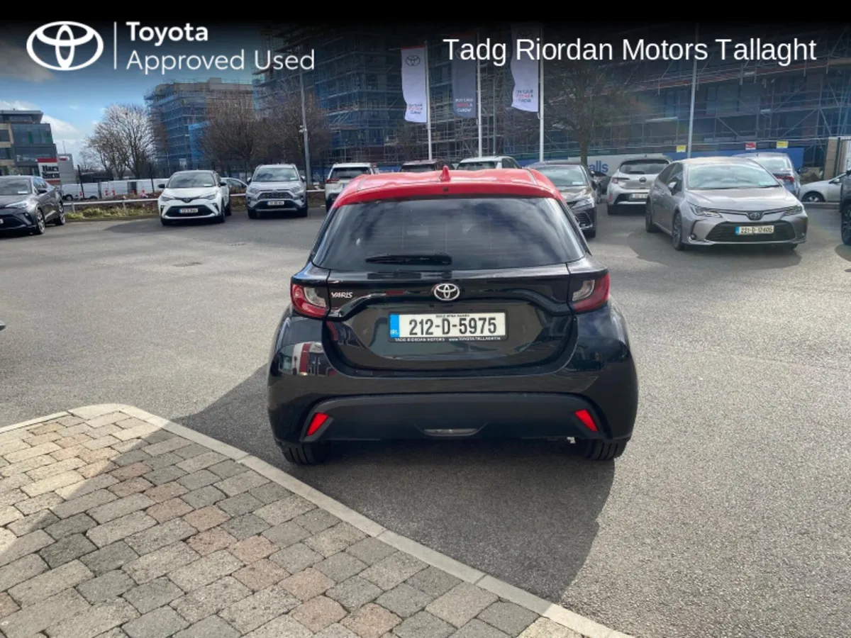 Toyota Yaris 1.0 LUNA - Image 4