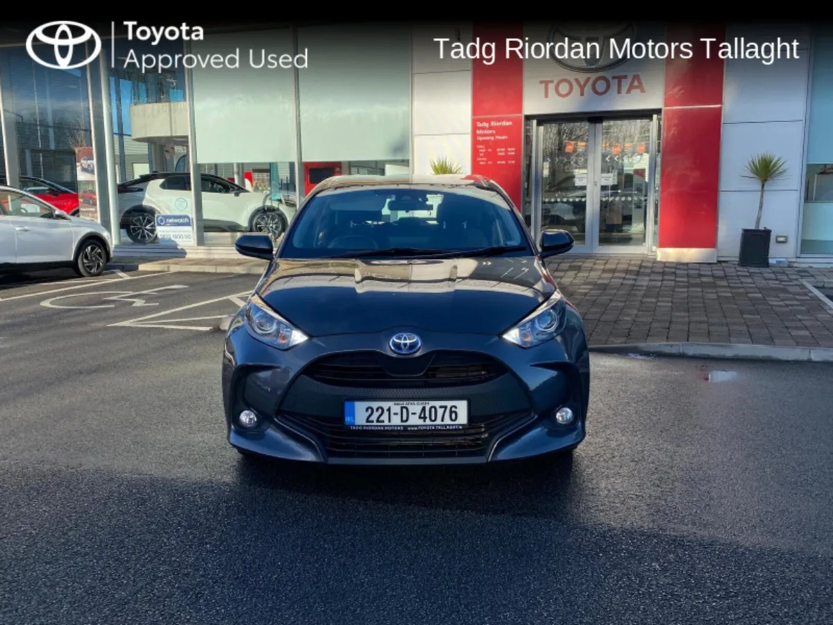 Toyota Yaris HYBRID LUNA - Image 4