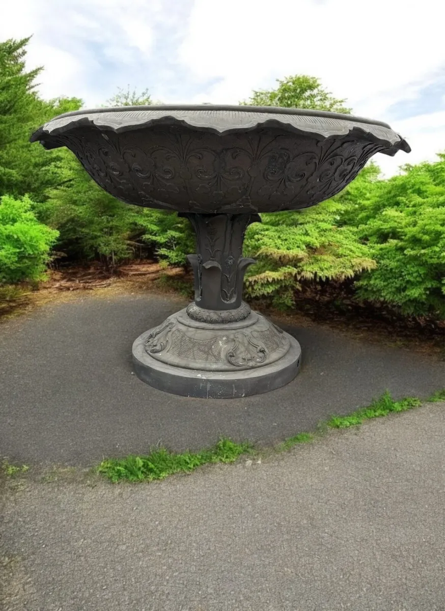 Bronze fountain/ BIRDBATH - Image 4