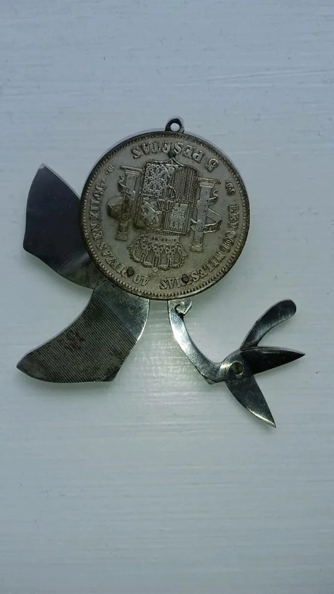 coins pocket knife. Spanish - Image 1
