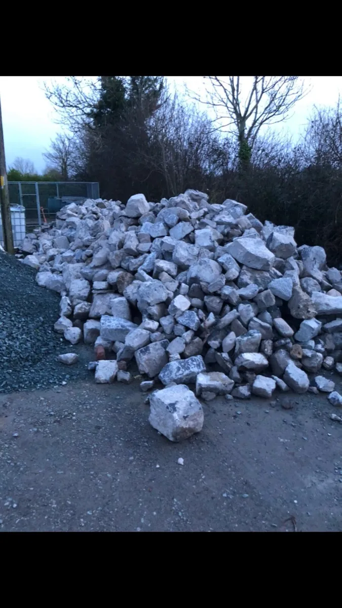 Old limestone 80 tonne - Image 3