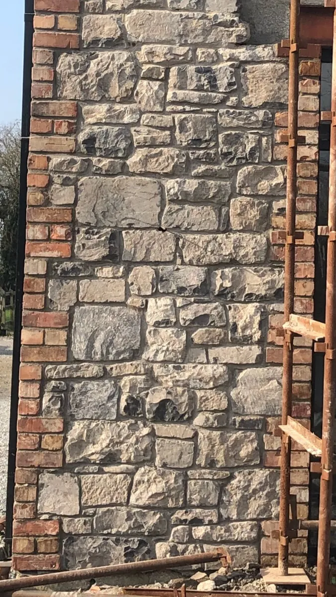 Old limestone 80 tonne - Image 2