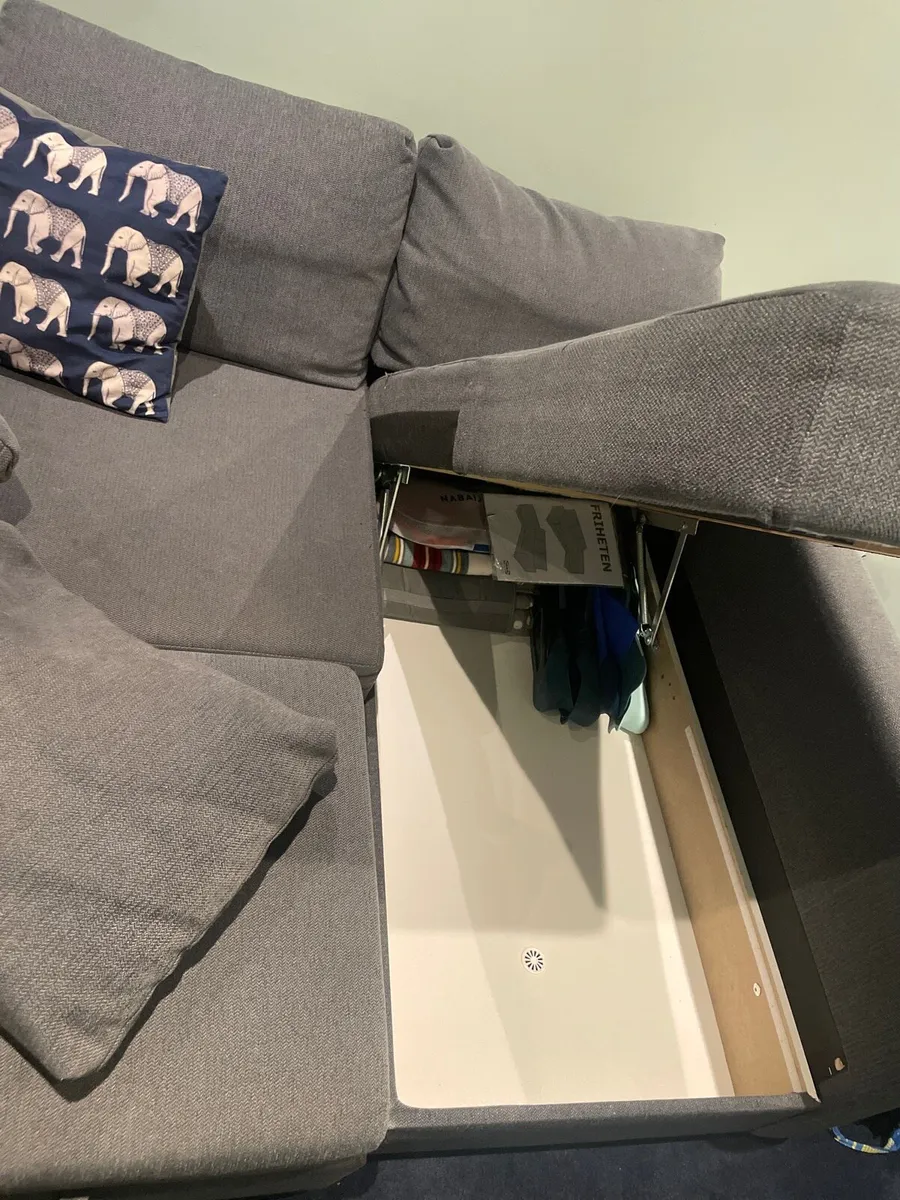 L shaped sofa (pull-out bed) - Image 2