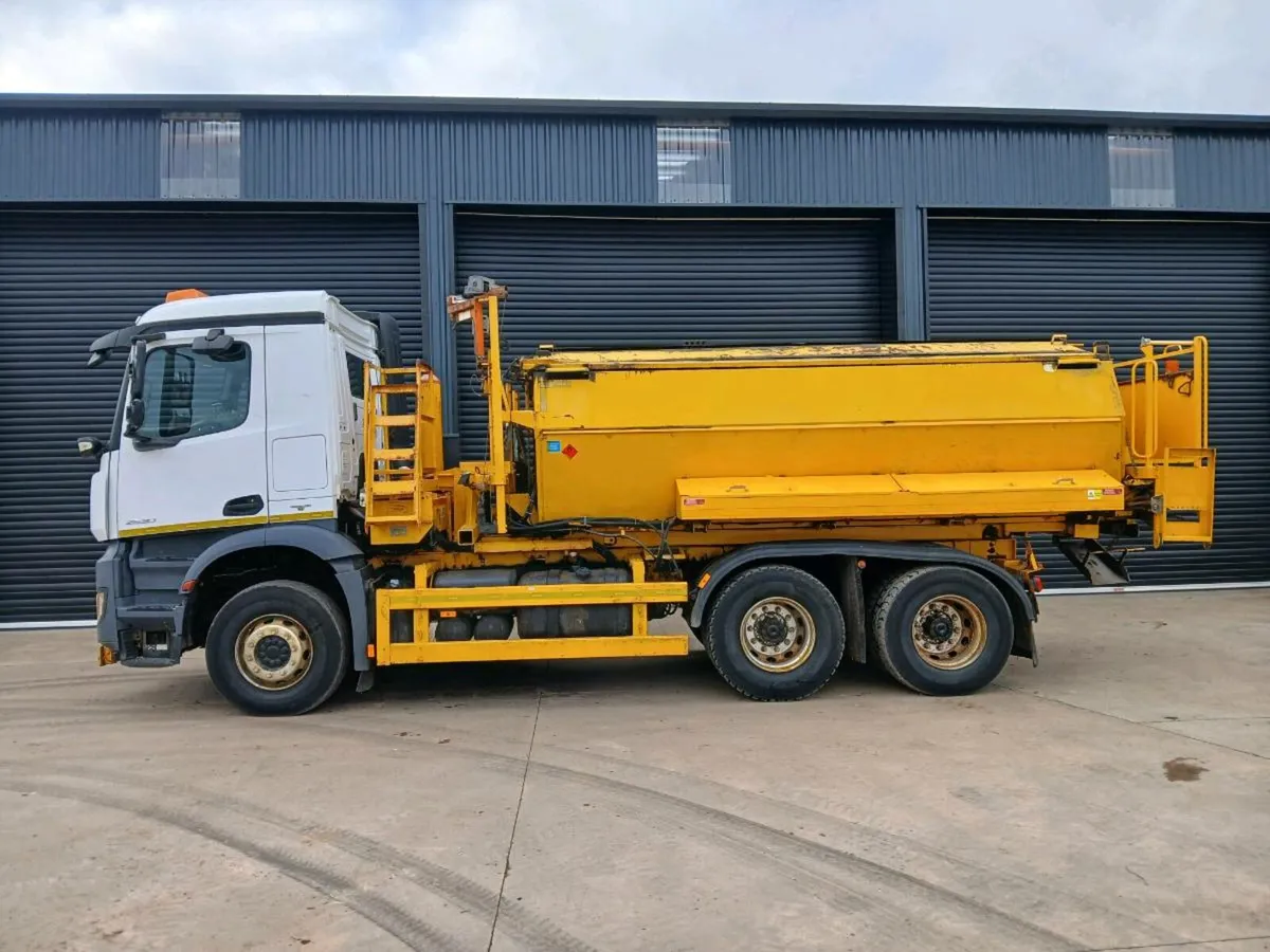 Mercedes Arocs 2630 Hotbox - Image 2