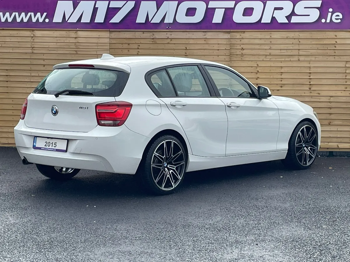 BMW 116i AUTO LOW KMS - Image 3