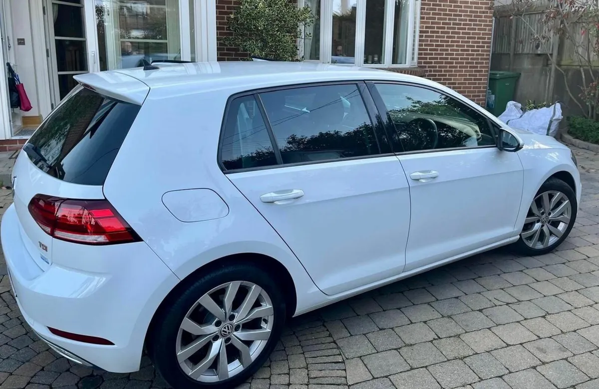 Volkswagen AUTOMATIC Golf HIGHLINE 2017 - Image 2
