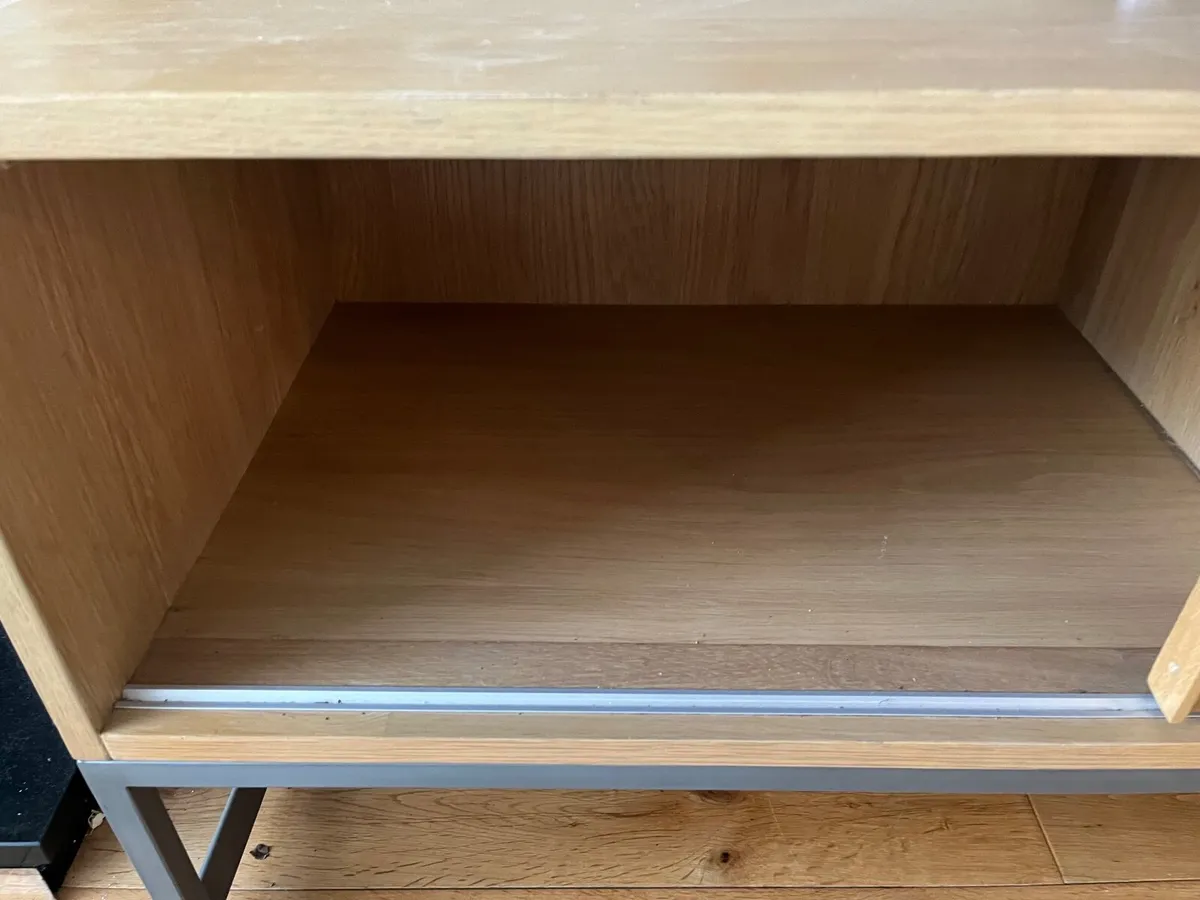 TV stand - Image 3