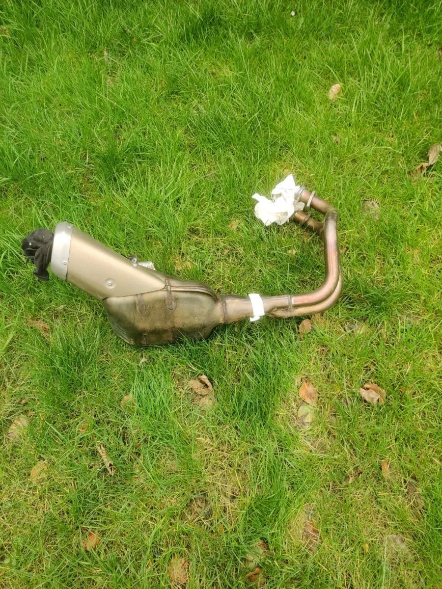 2017 Tracer 7 exhaust - Image 1
