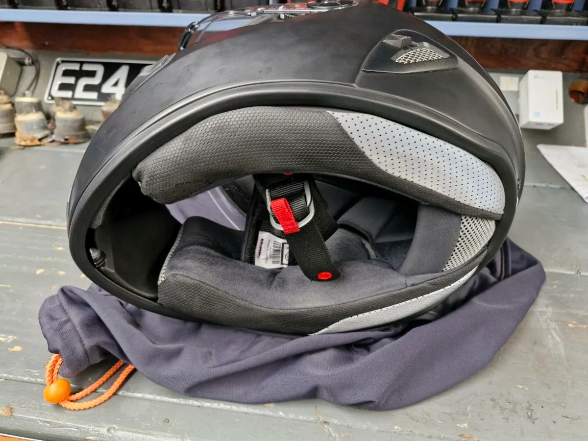 Schuberth SR1 Helmet - Image 4