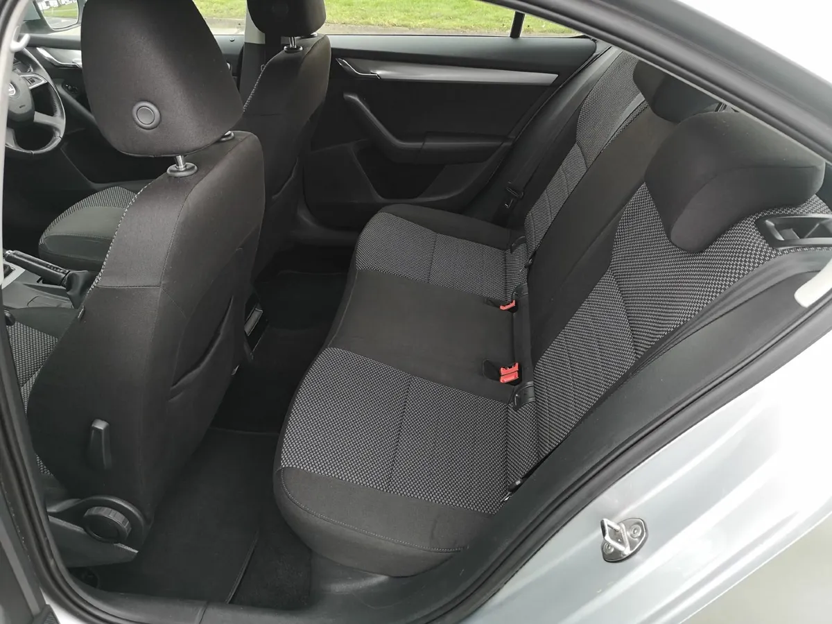 Skoda Octavia 2013 - Image 2