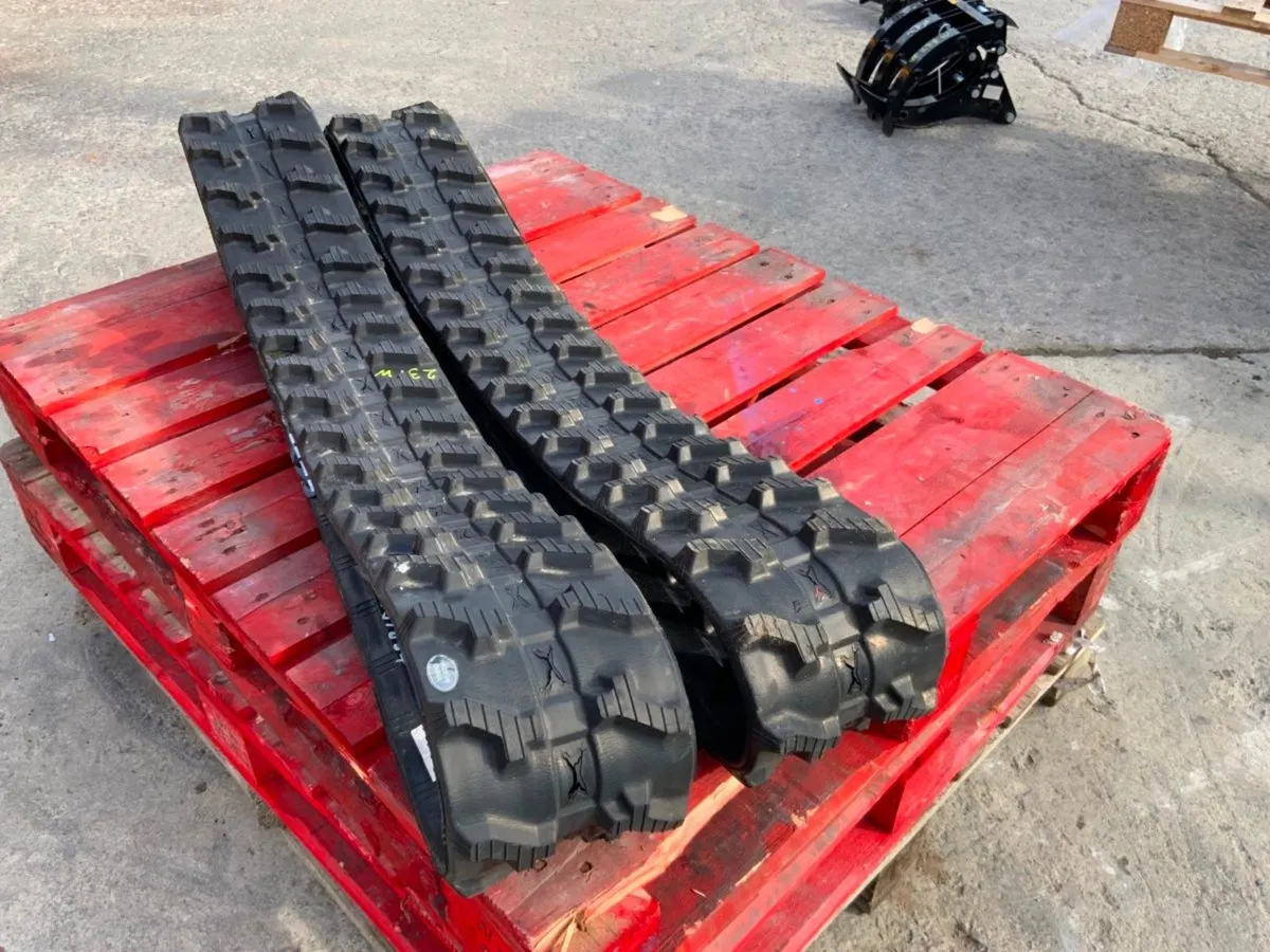 UNUSED MICRO DIGGER / LOADER TRACKS....231w. - Image 3