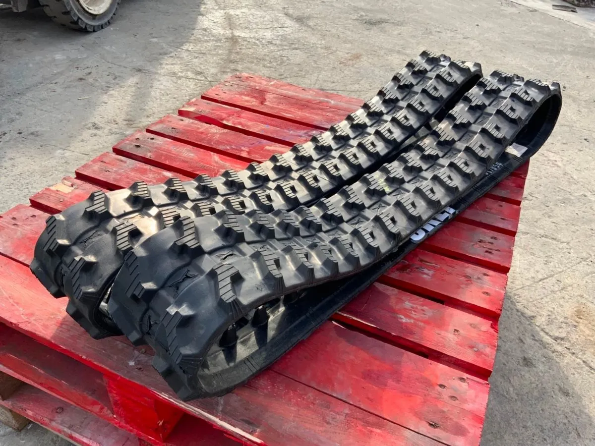UNUSED MICRO DIGGER / LOADER TRACKS....231w. - Image 4