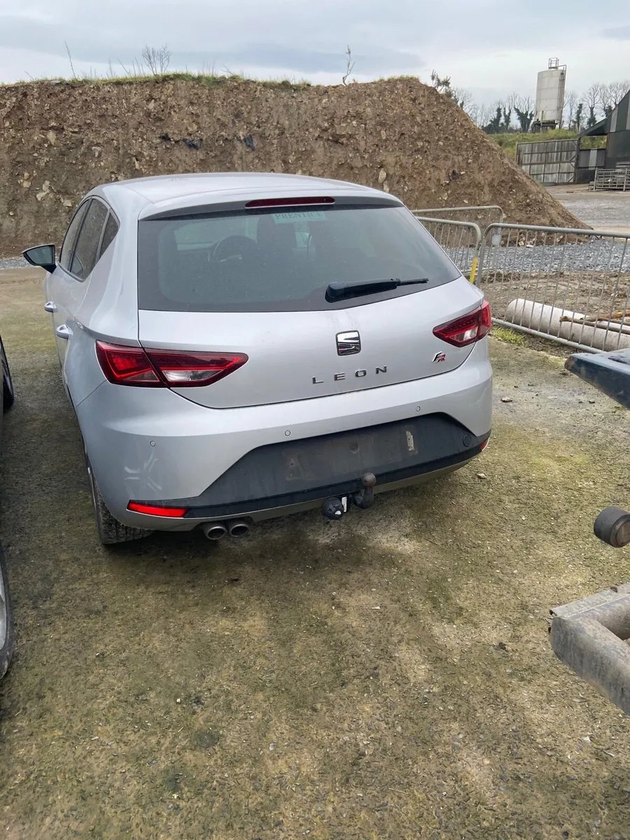Seat Leon fr 2.0 tdi technology 5 door 2016 - Image 3