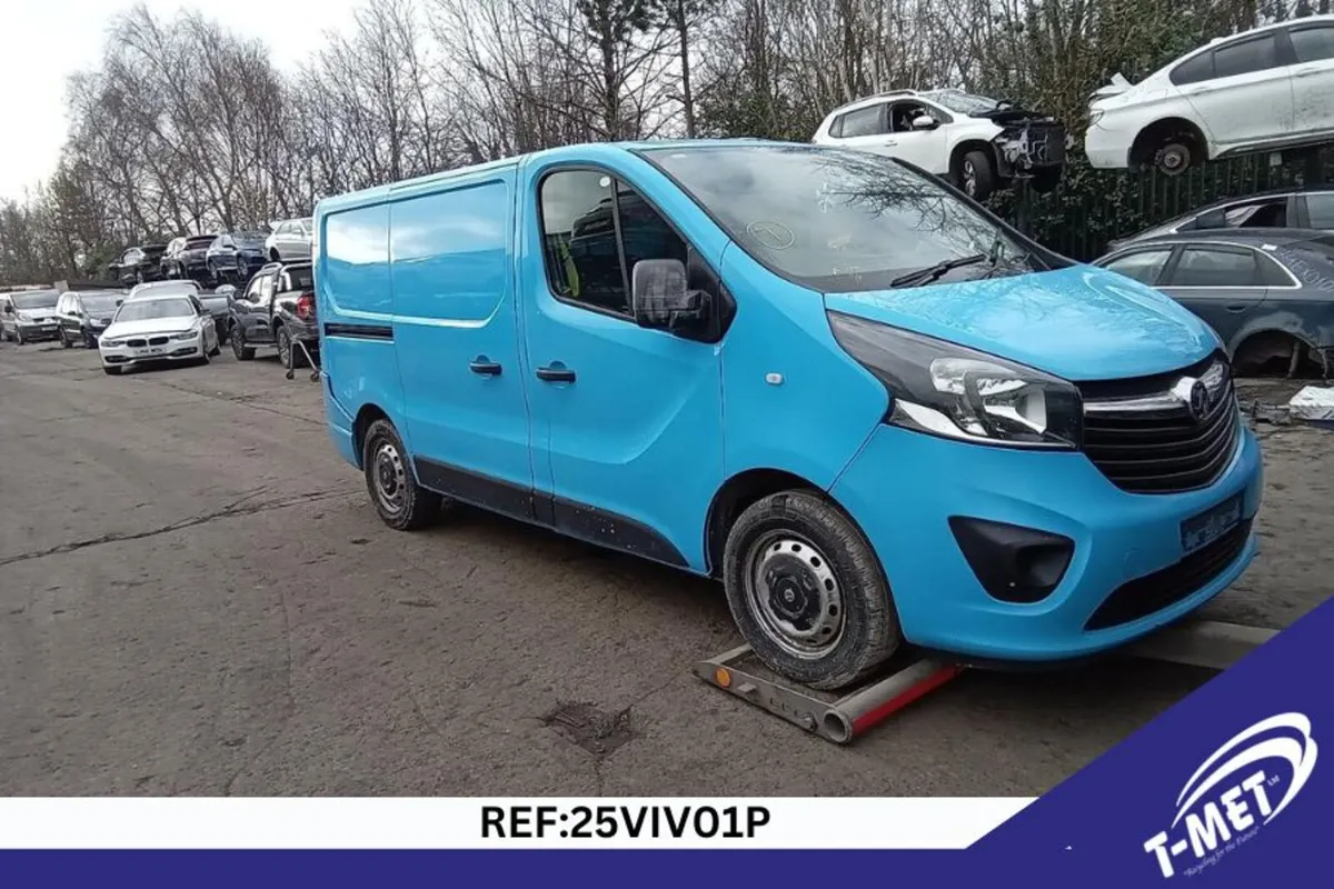 2015 VAUXHALL VIVARO BREAKING FOR PARTS - Image 1