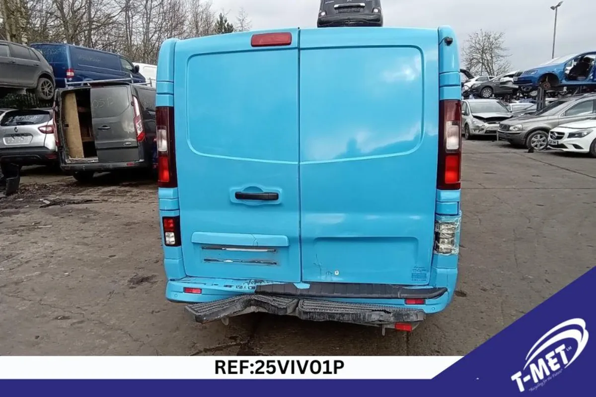 2015 VAUXHALL VIVARO BREAKING FOR PARTS - Image 3