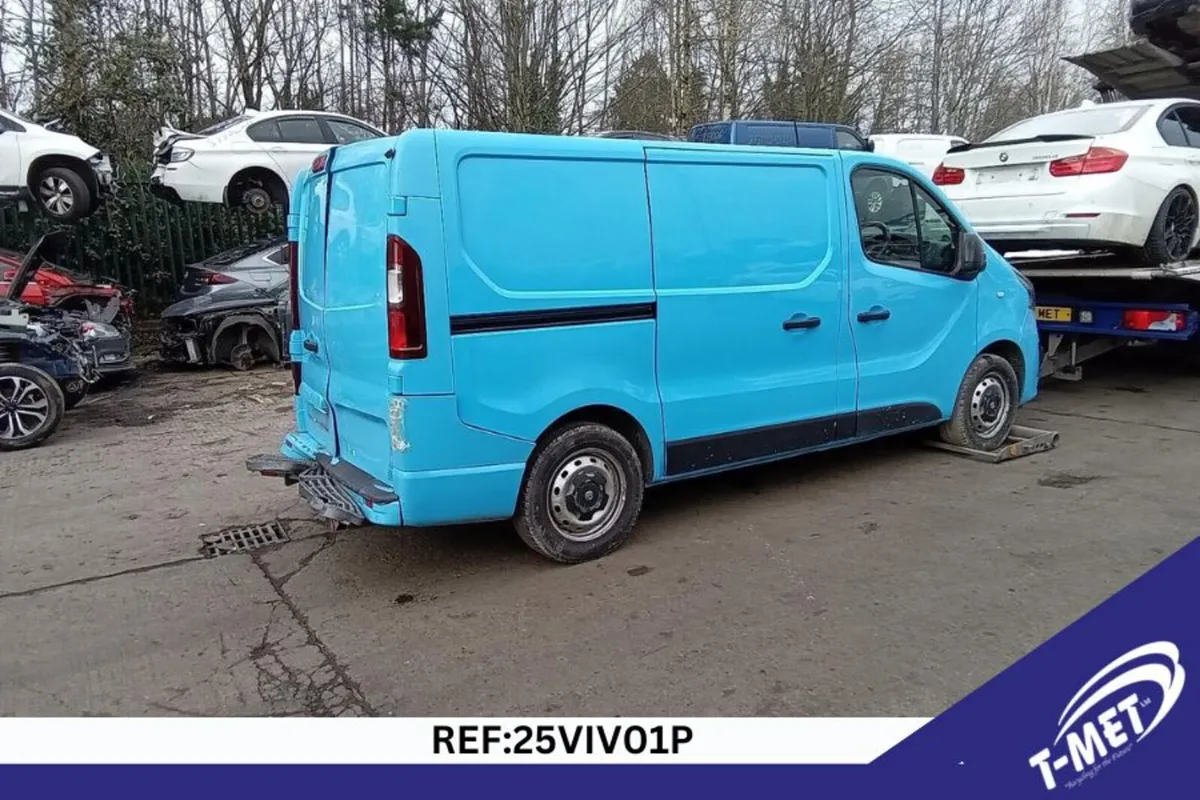 2015 VAUXHALL VIVARO BREAKING FOR PARTS - Image 2