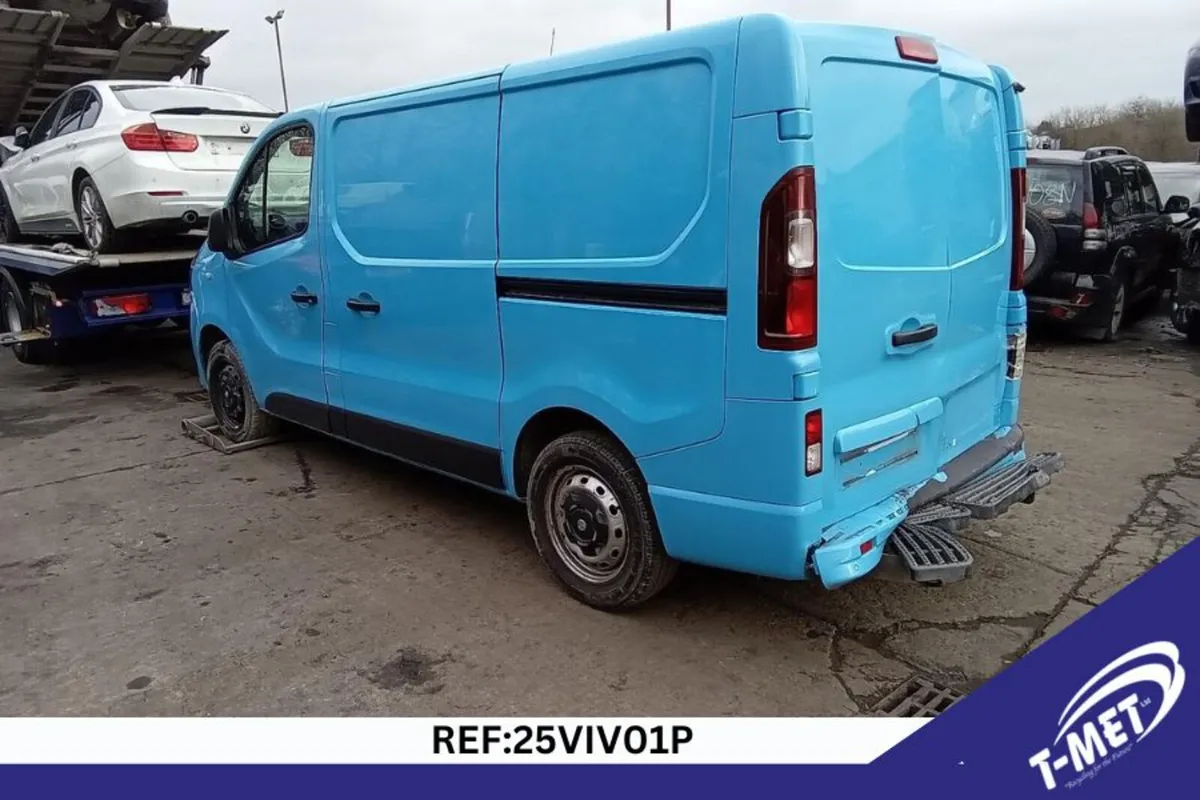 2015 VAUXHALL VIVARO BREAKING FOR PARTS - Image 4