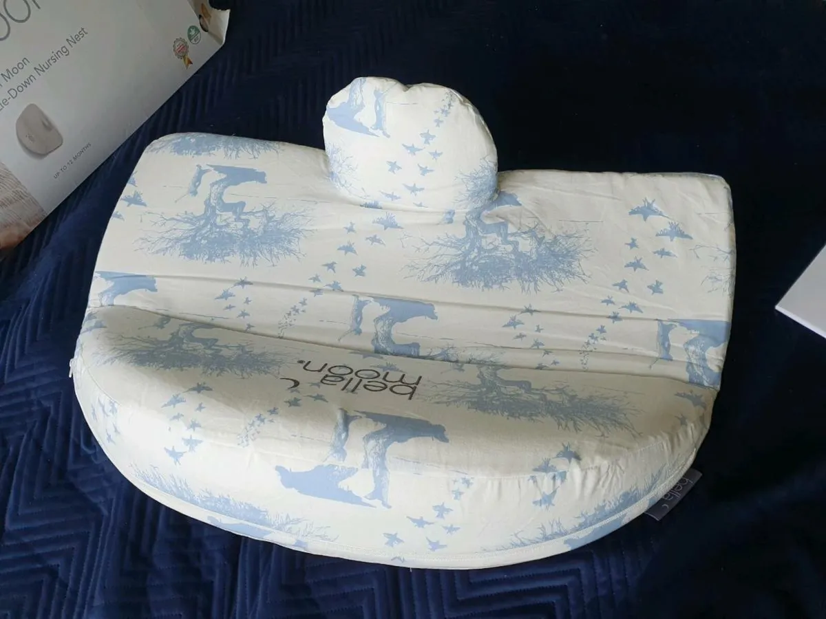 Bella Moon Half Moon Breastfeeding Pillow - Image 3