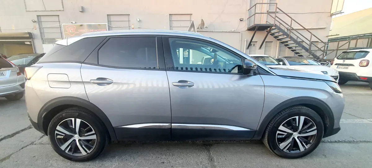 2022 Peugeot 3008 - Image 4