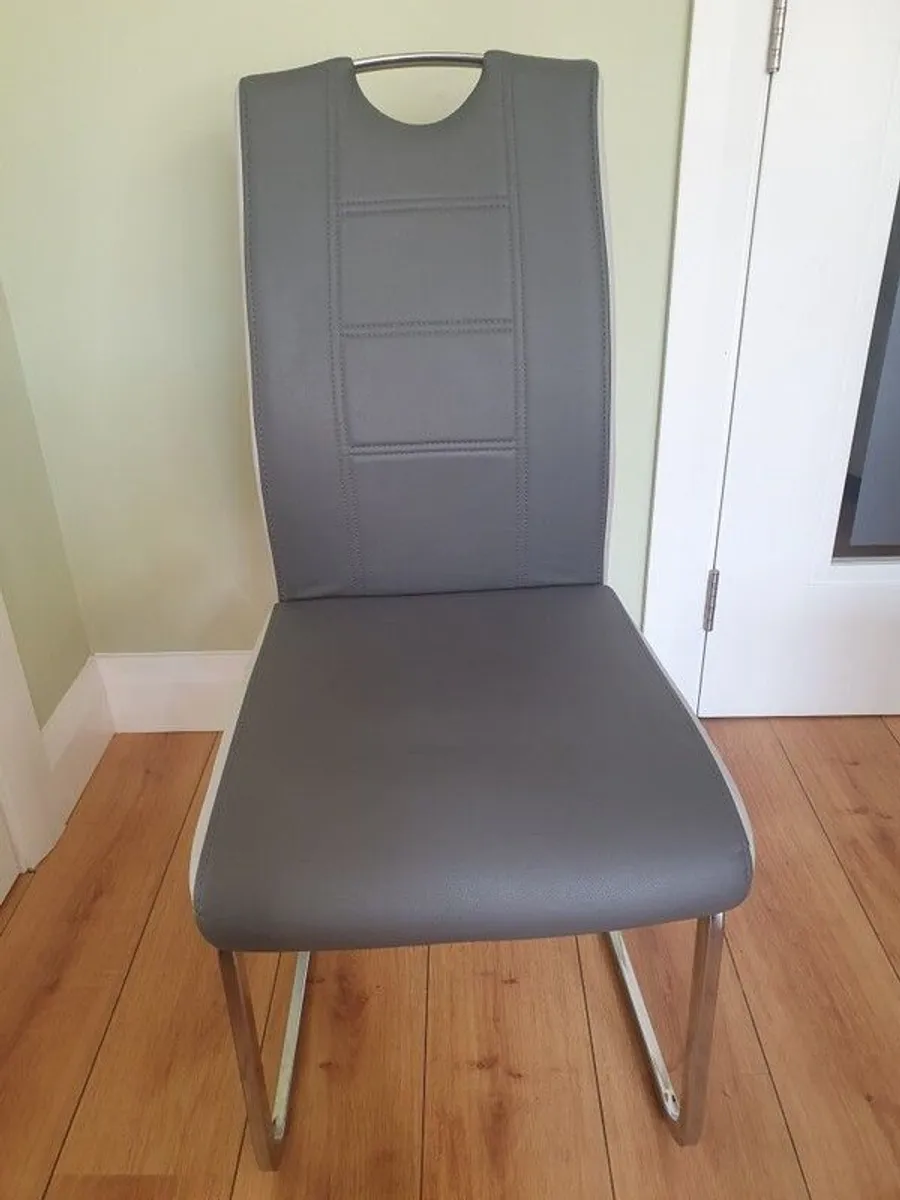 2 chairs - Image 2