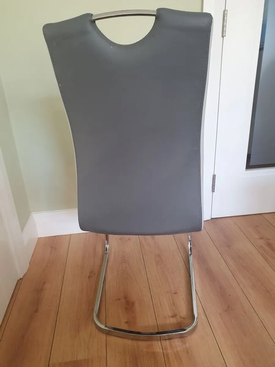 2 chairs - Image 3