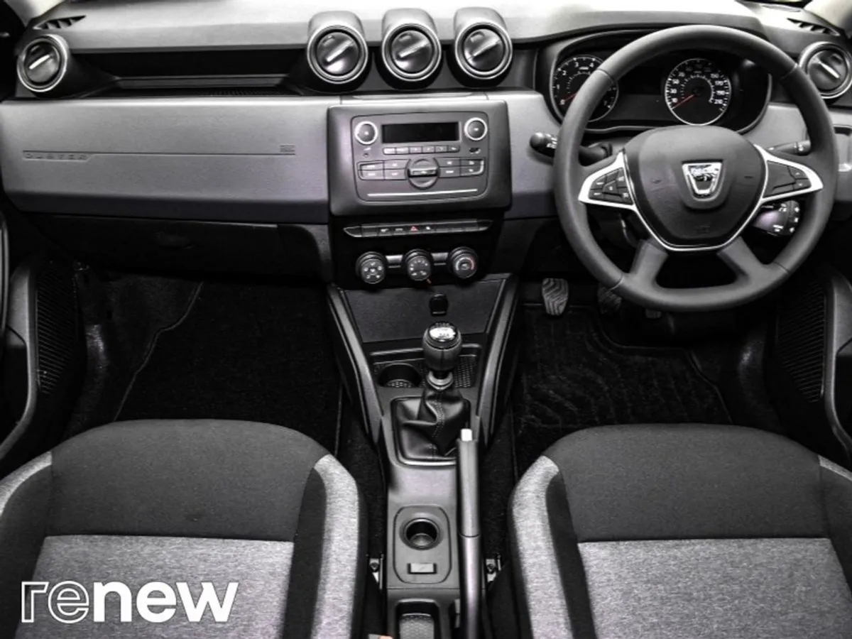 Dacia Duster Essential TCe 100 Bi-fuel 4x2 - Image 2