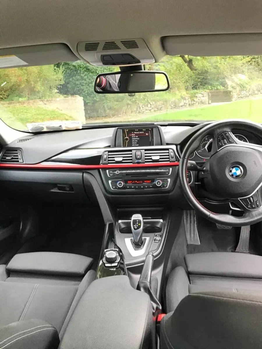 BMW 3-Series 2012 - Image 2