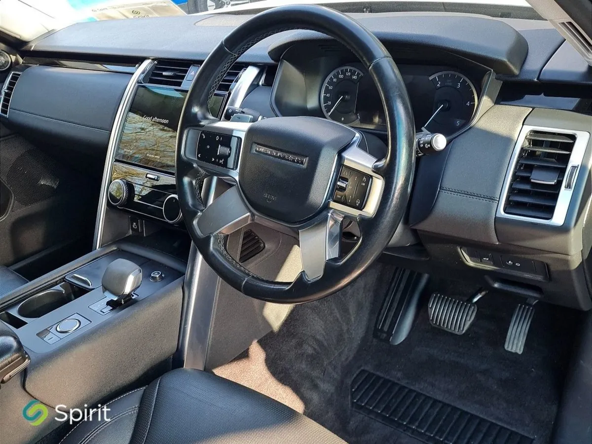Land Rover Discovery Discovery 3.0 SD6 SE - Image 4