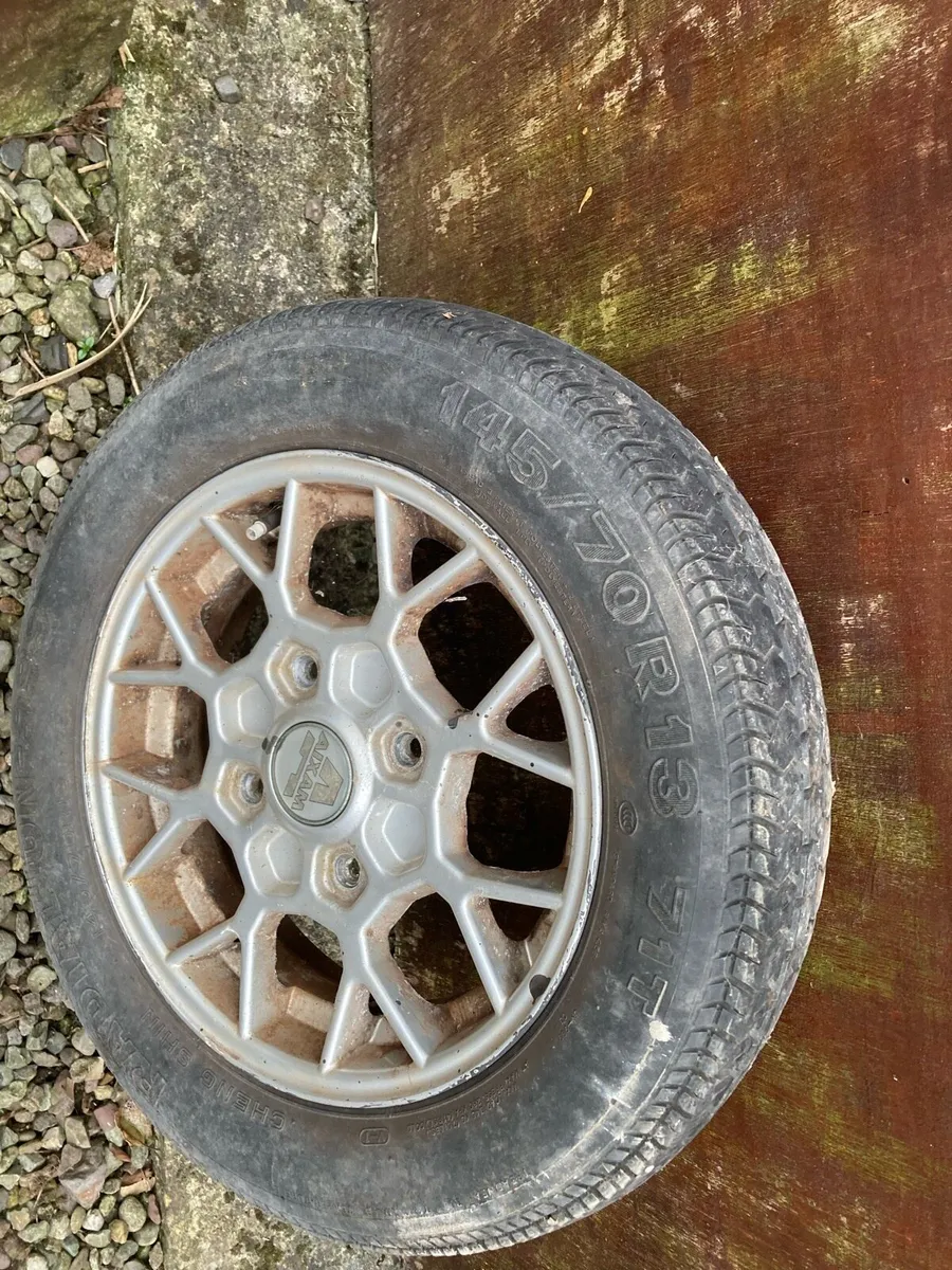 LANDROVER wheels x 4 and various other wheels - Image 2