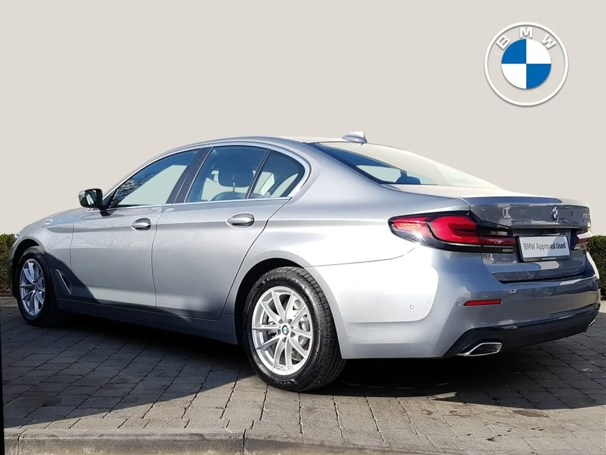 BMW 5 Series 520d SE - Image 3