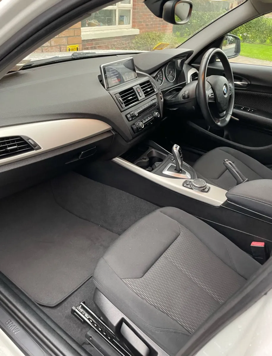 BMW 116i automatic - Image 1