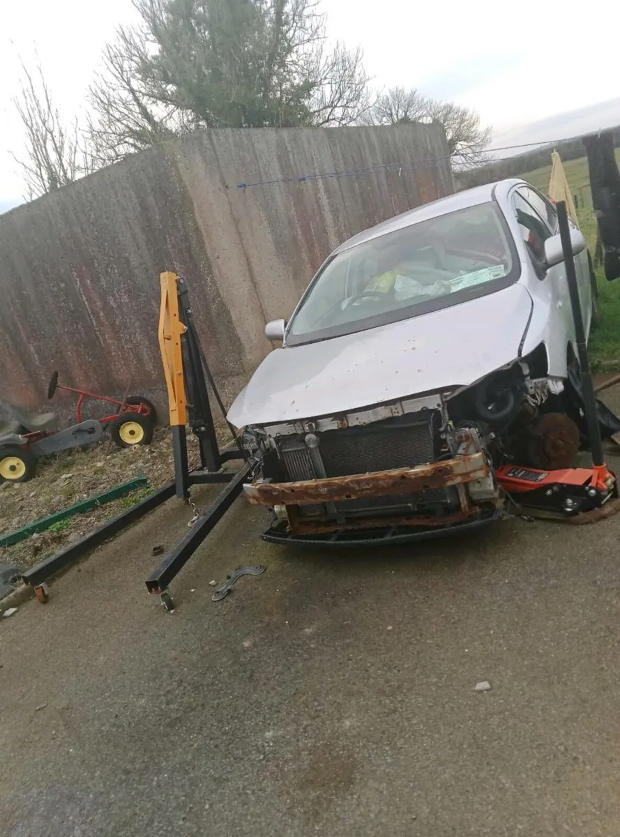 2007 diesel Corolla for breaking - Image 3