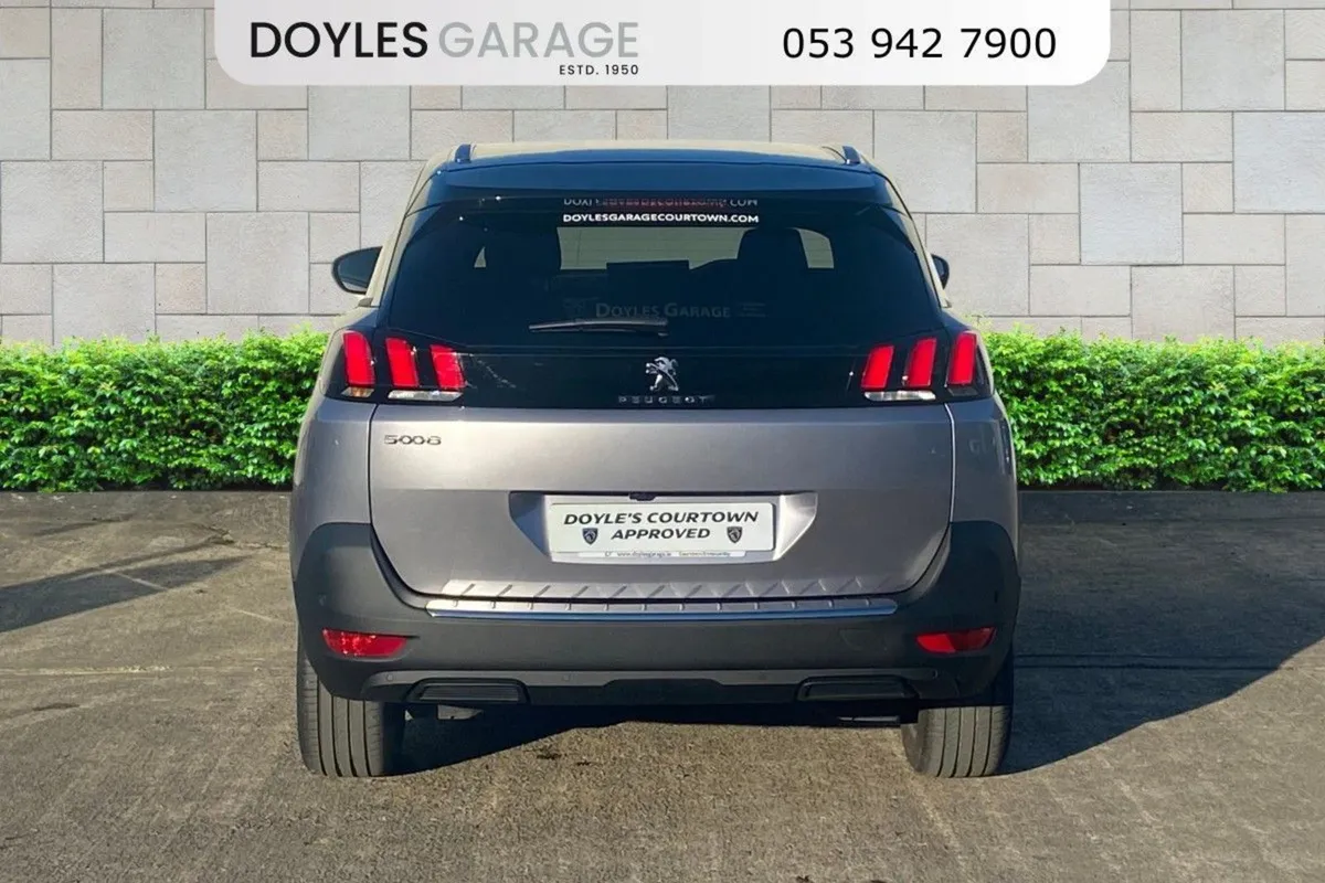 Peugeot 5008 Allure 1.5 Blue HDi Diesel 130bhp Au - Image 3
