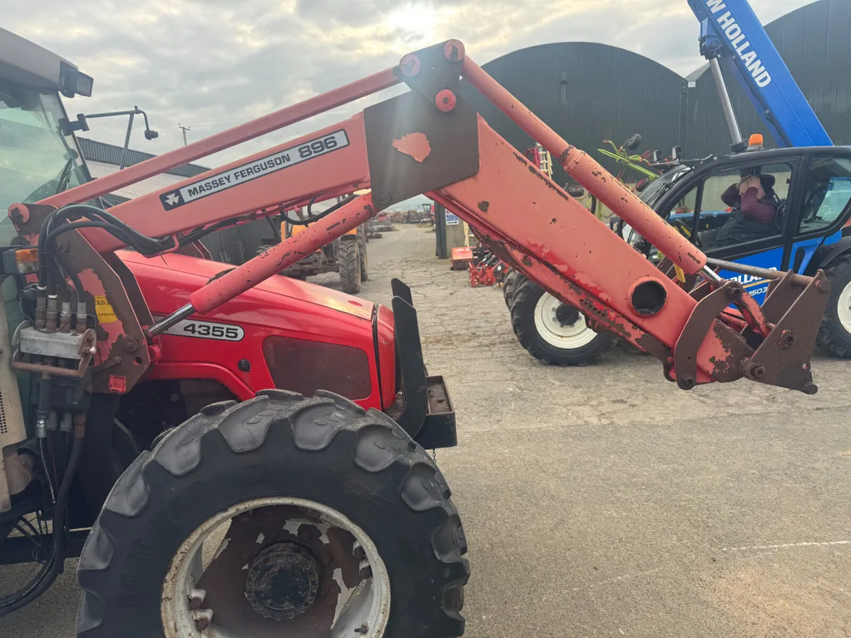 Massey Ferguson 896 Loader - Image 3