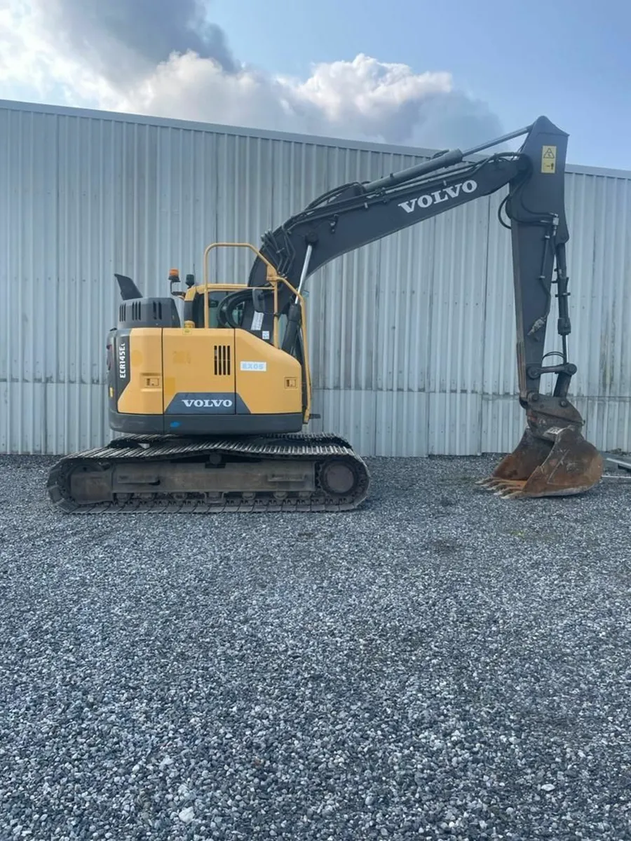 Volvo ECR145E Year 2016 - Image 2