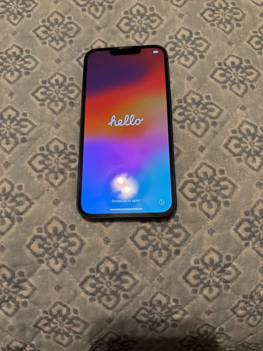 iPhone 13 - Image 2