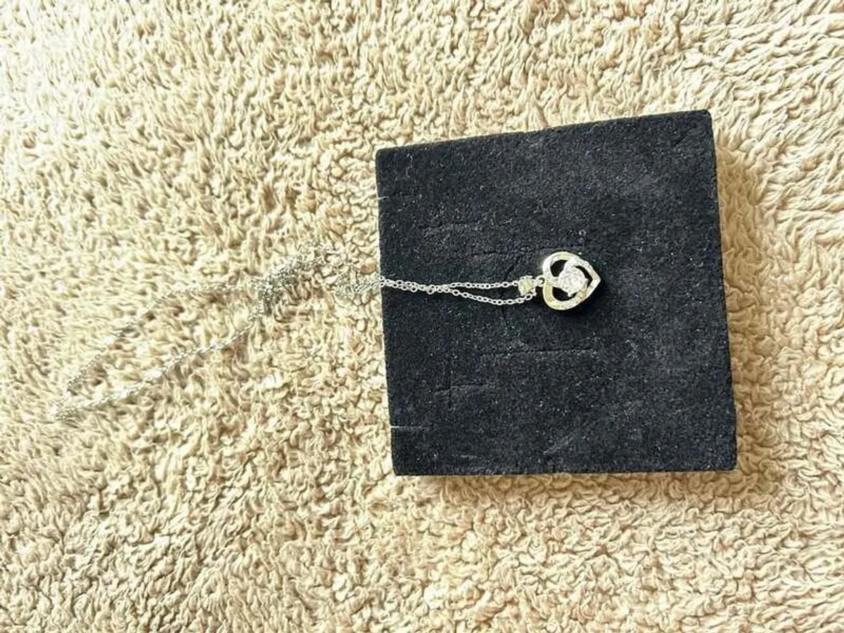 Heart-Shaped Necklace for Sale - Image 3