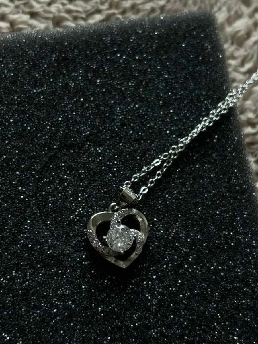 Heart-Shaped Necklace for Sale - Image 4