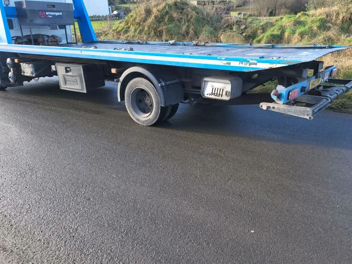 Iveco recovery lorry - Image 2