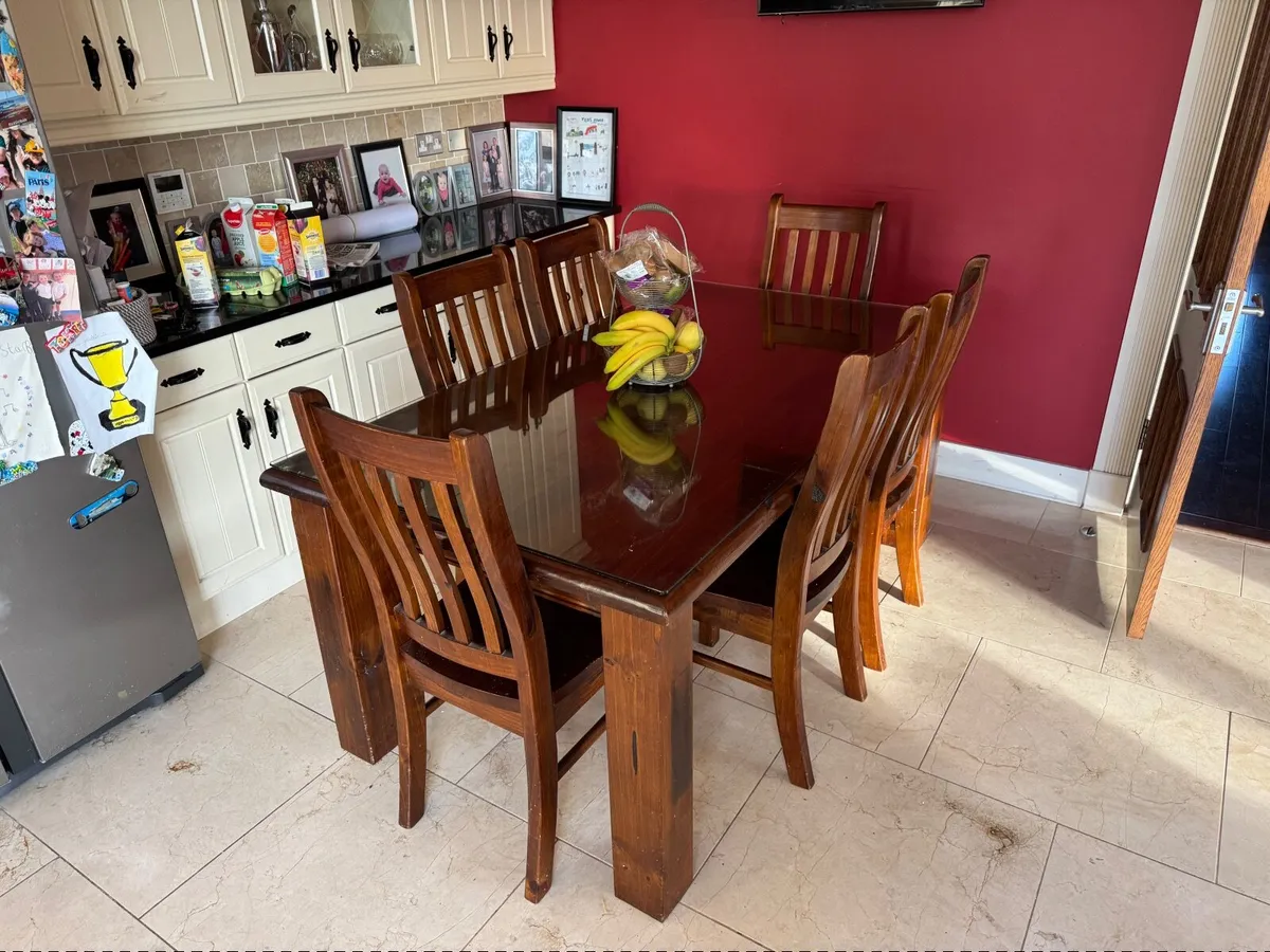 Table & chairs