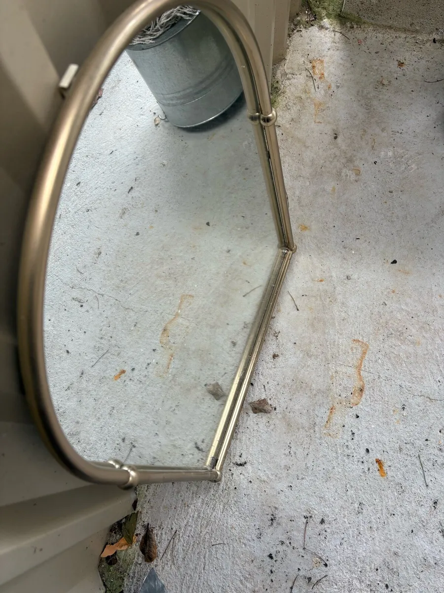 Bathroom accessories - Image 2