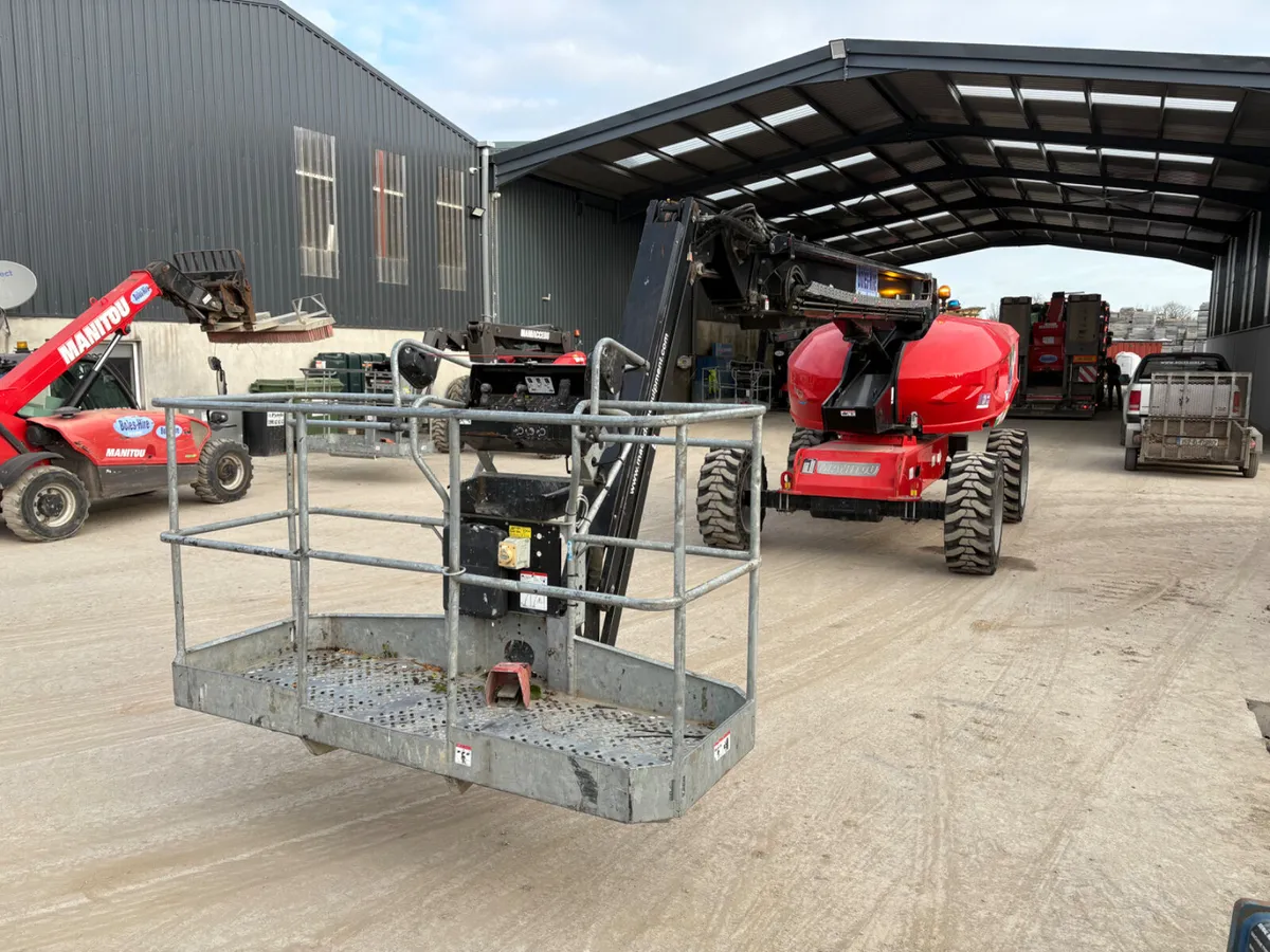 Manitou 220 Boomlift - Image 4