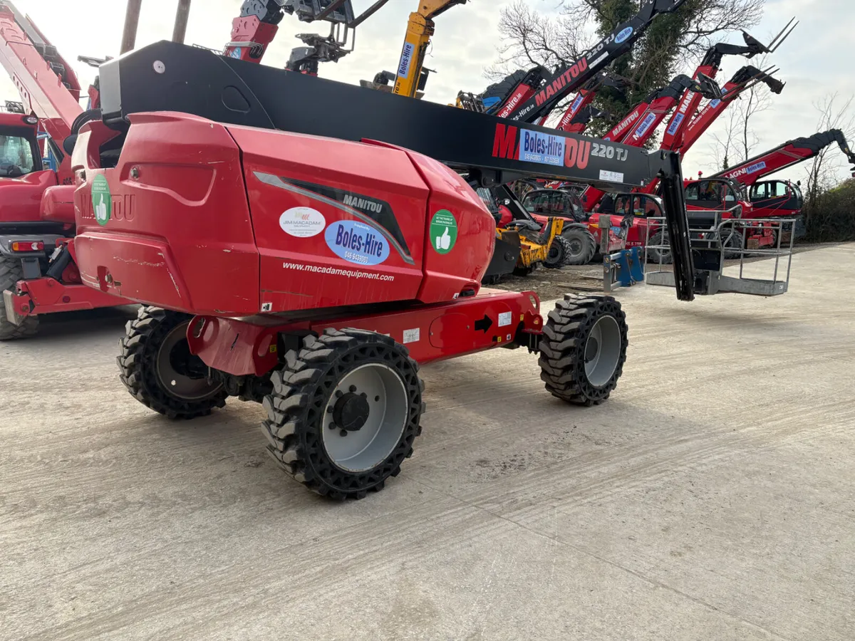Manitou 220 Boomlift - Image 1