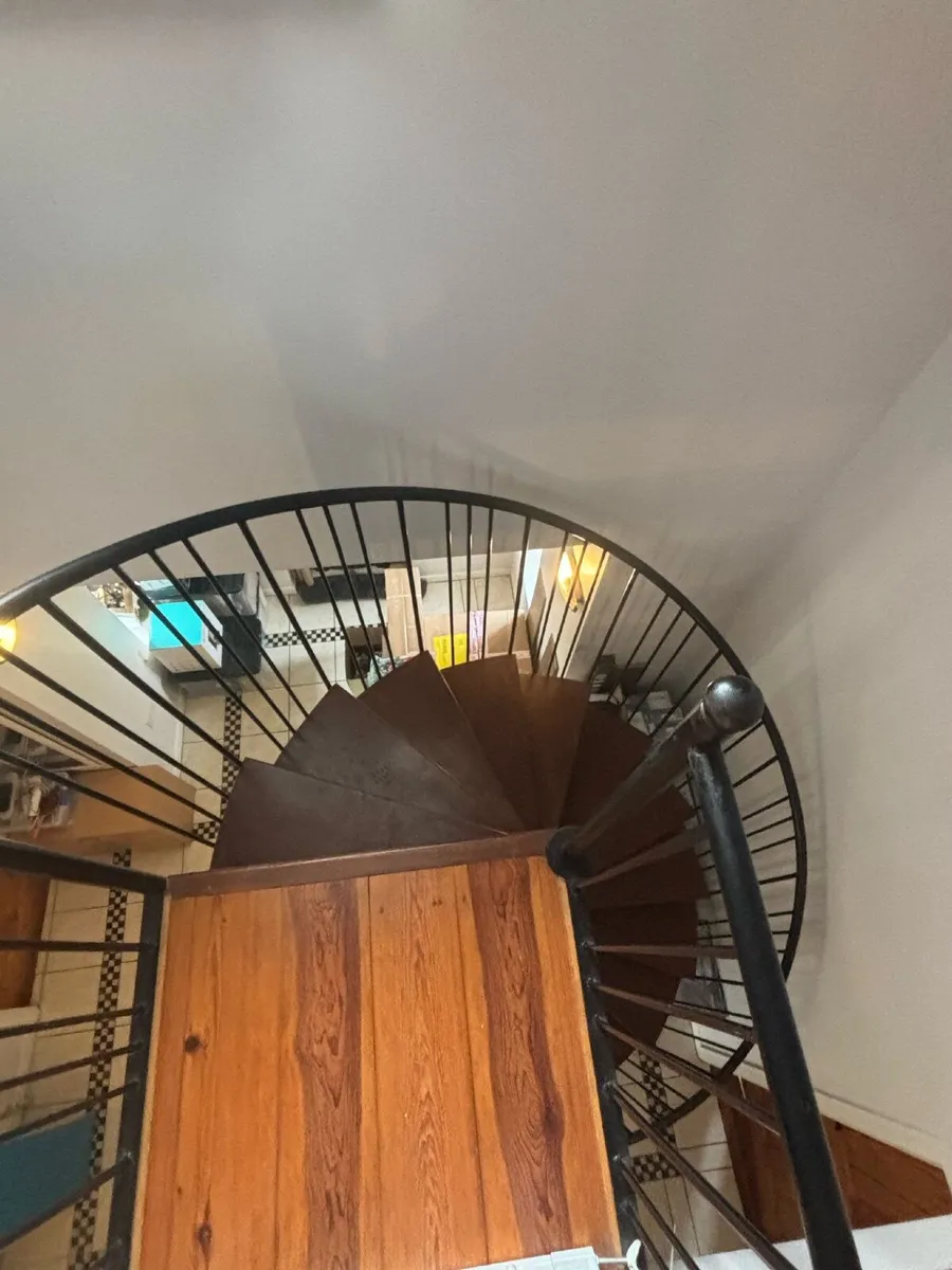 Spiral staircase - Image 2