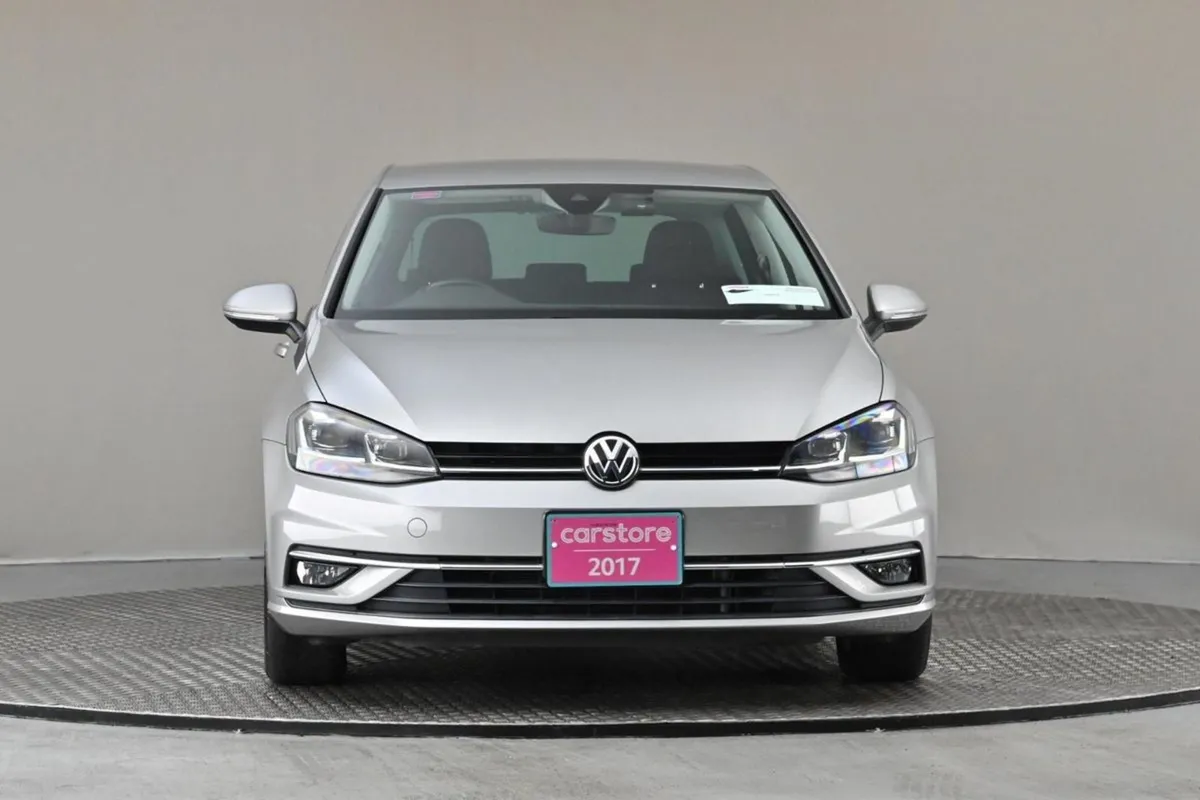Volkswagen Golf 1.2 TSI MK 7.5 DSG Comfortline  r - Image 2