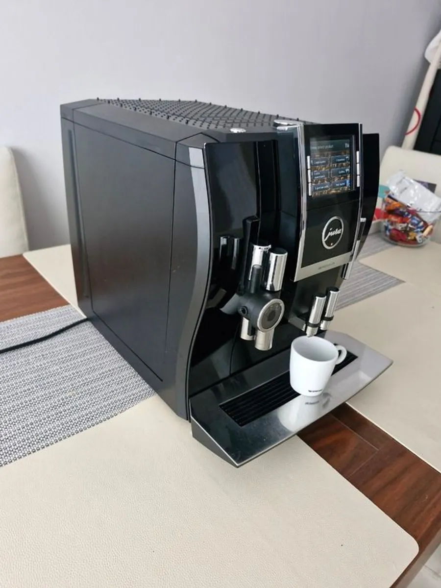 Bean to cup coffee machine Jura z9 - Image 3