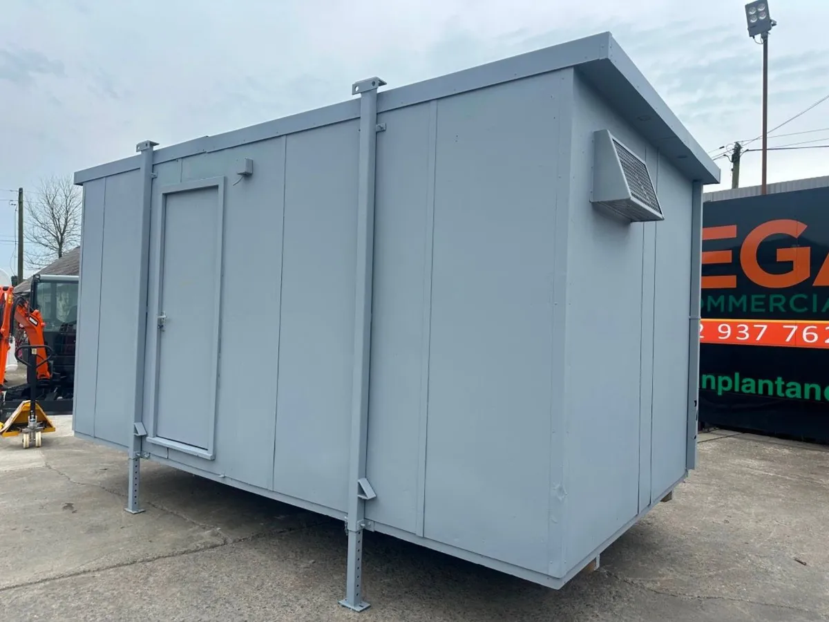 16 X 9 TOILET BLOCK UNIT.......815P - Image 3