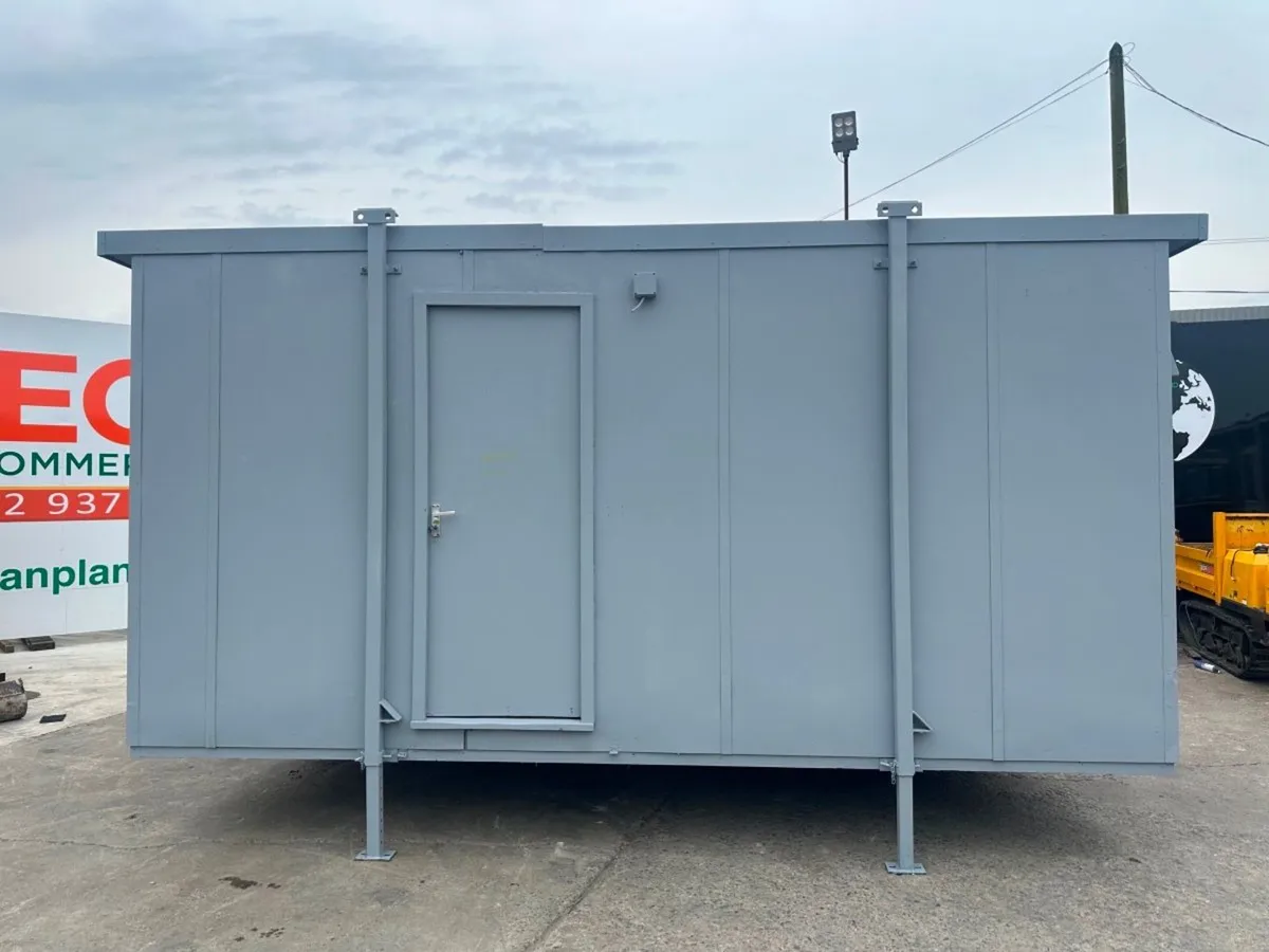 16 X 9 TOILET BLOCK UNIT.......815P - Image 4