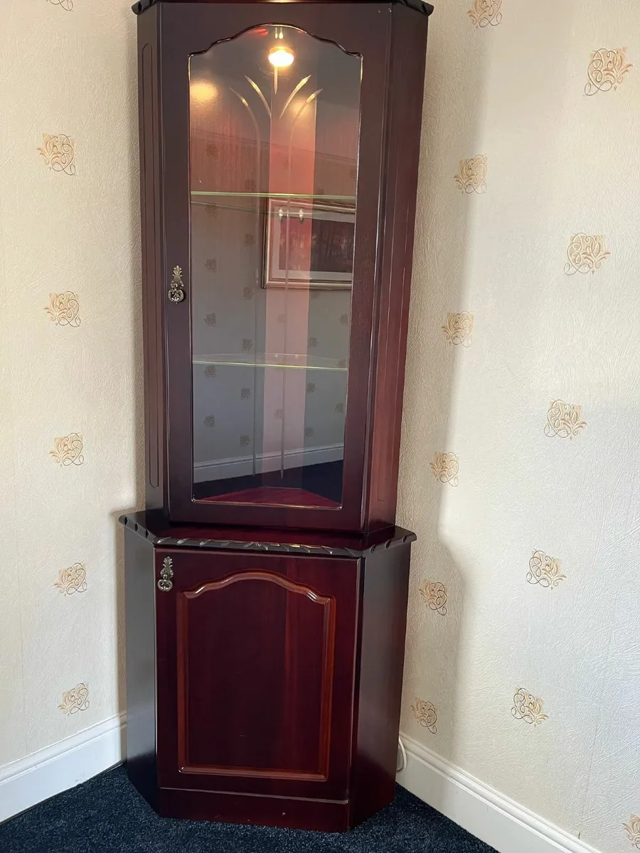 Corner units need gone! - Image 3