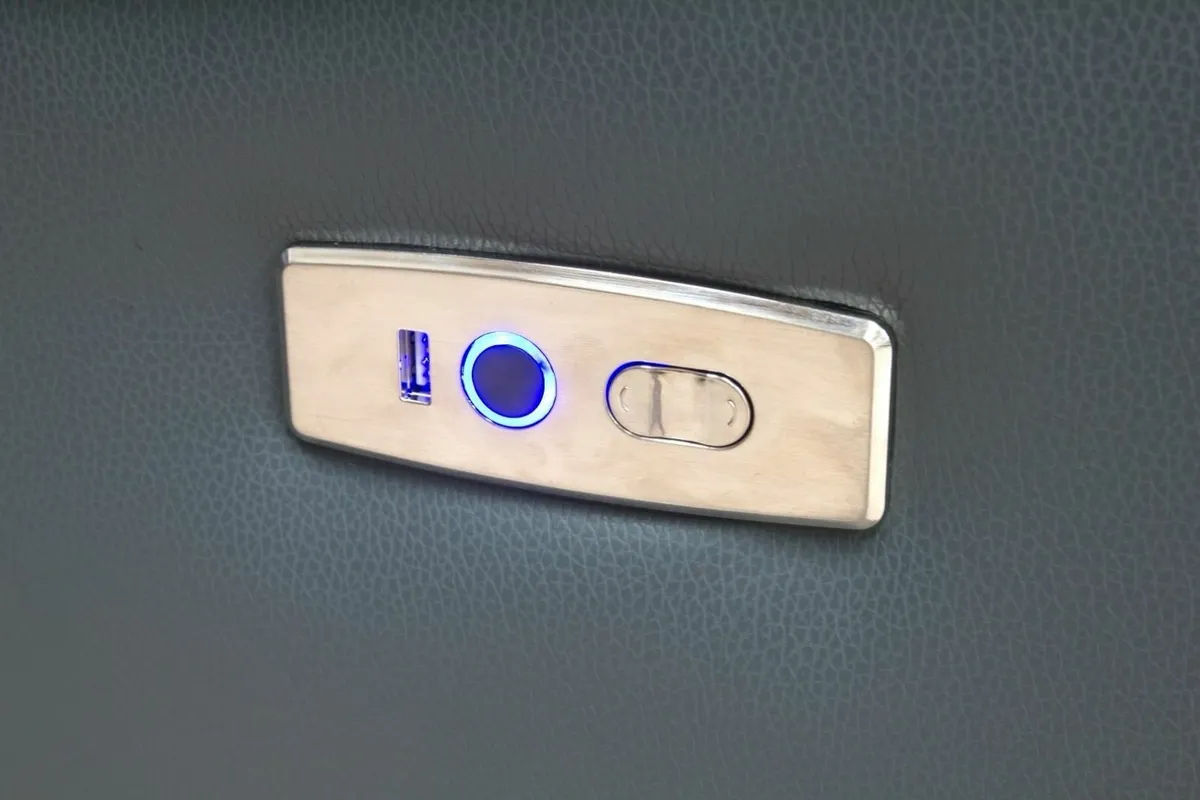 Corner living room sofas - Bluetooth audio - Image 4